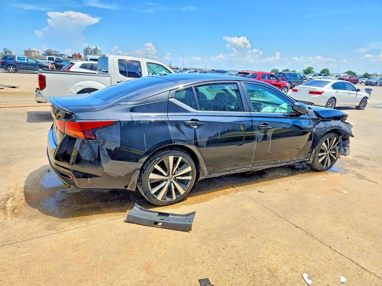 2021 Nissan Altima Sr - Фото 3