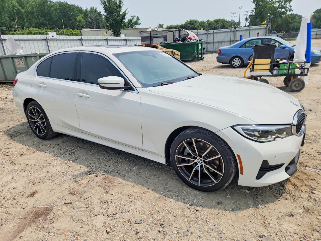 2019 BMW 330Xi - Image 4