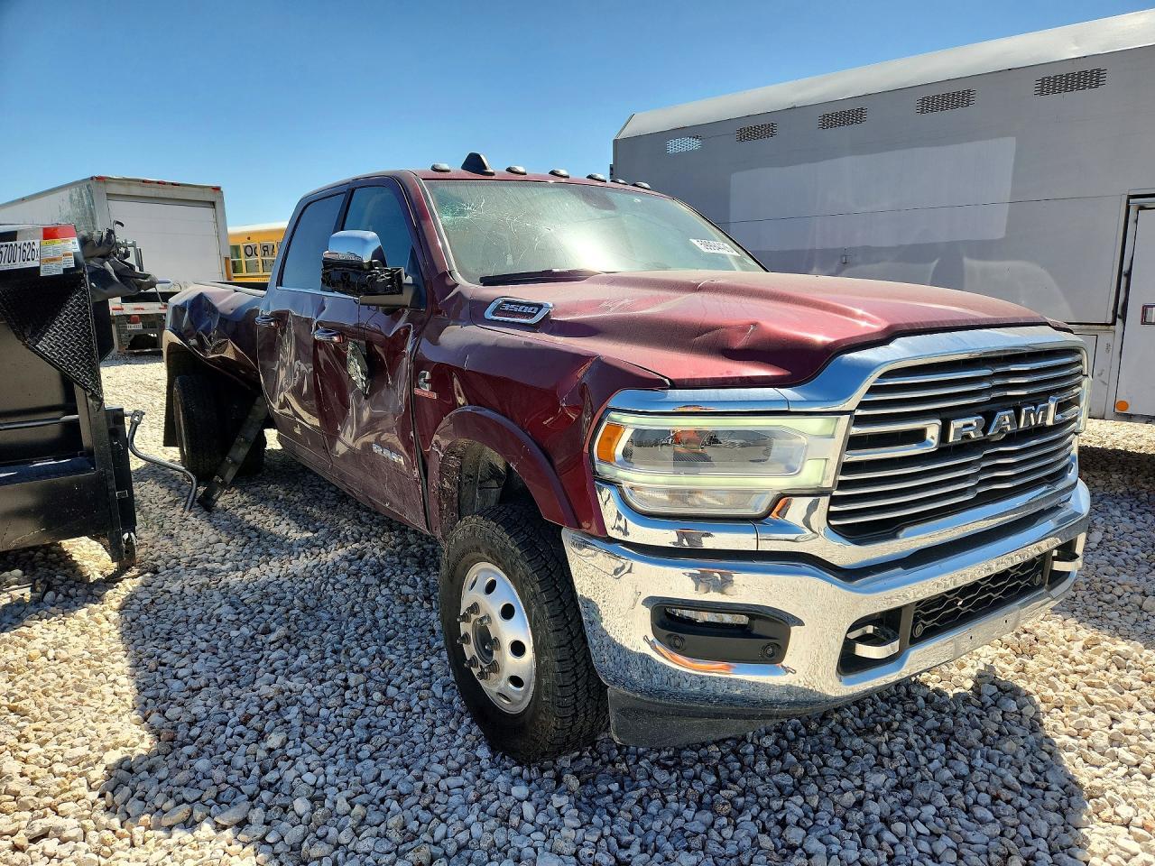 2022 Ram 3500 Laramie - Фото 4