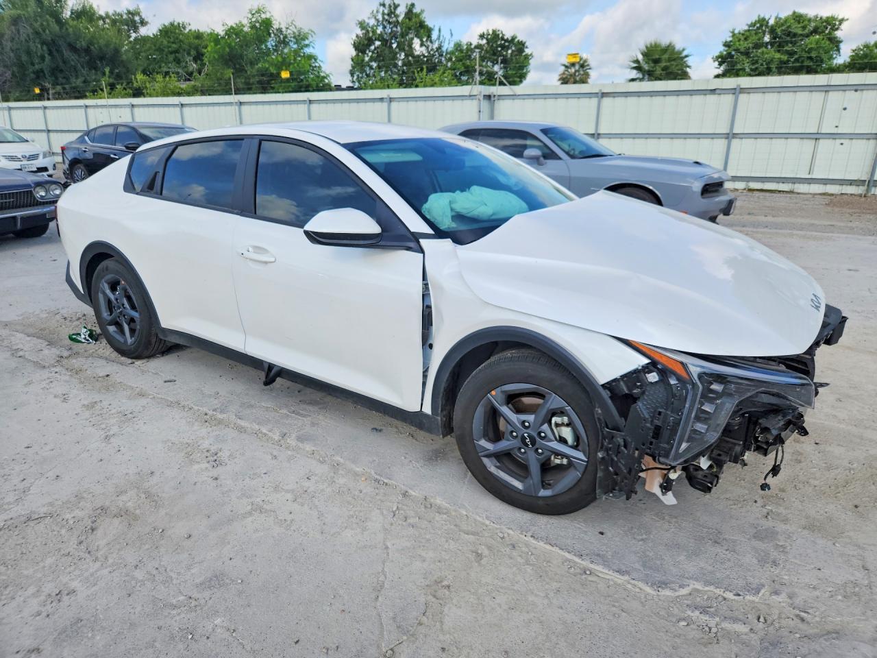 2025 Kia K4 Lxs - Image 4