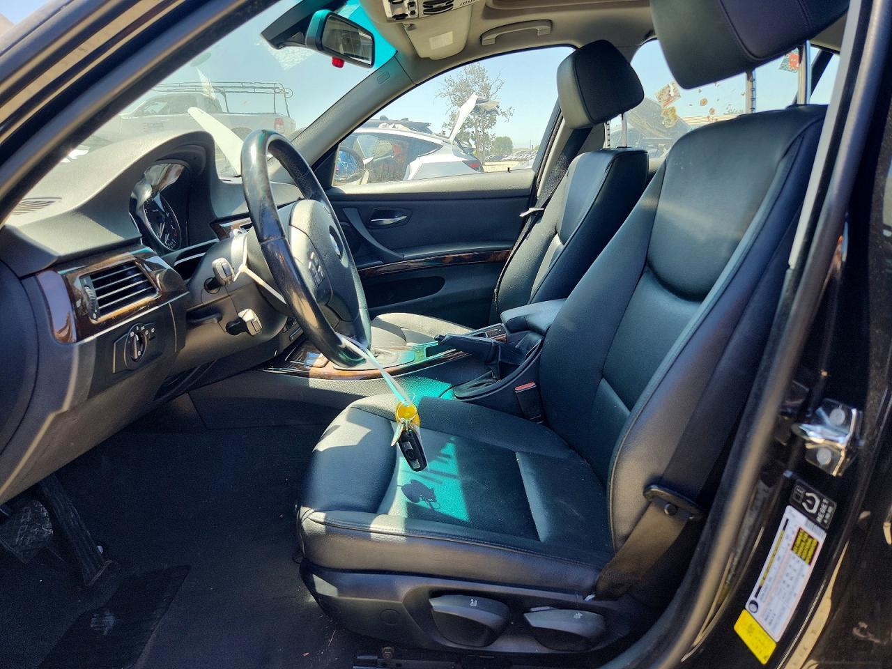 2006 BMW 325 I - Image 7