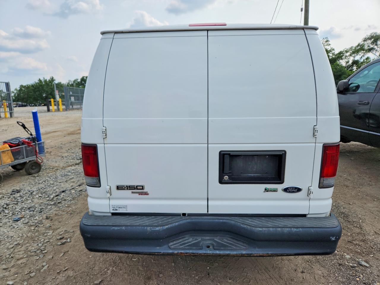 2011 Ford Econoline E150 Van - Image 6