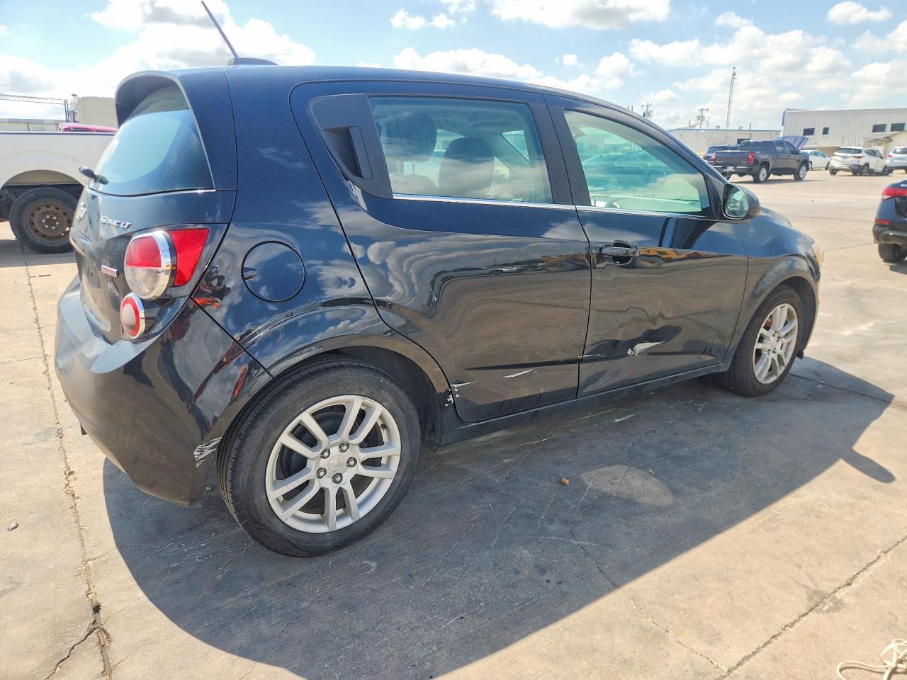 2015 Chevrolet Sonic Lt - Фото 3