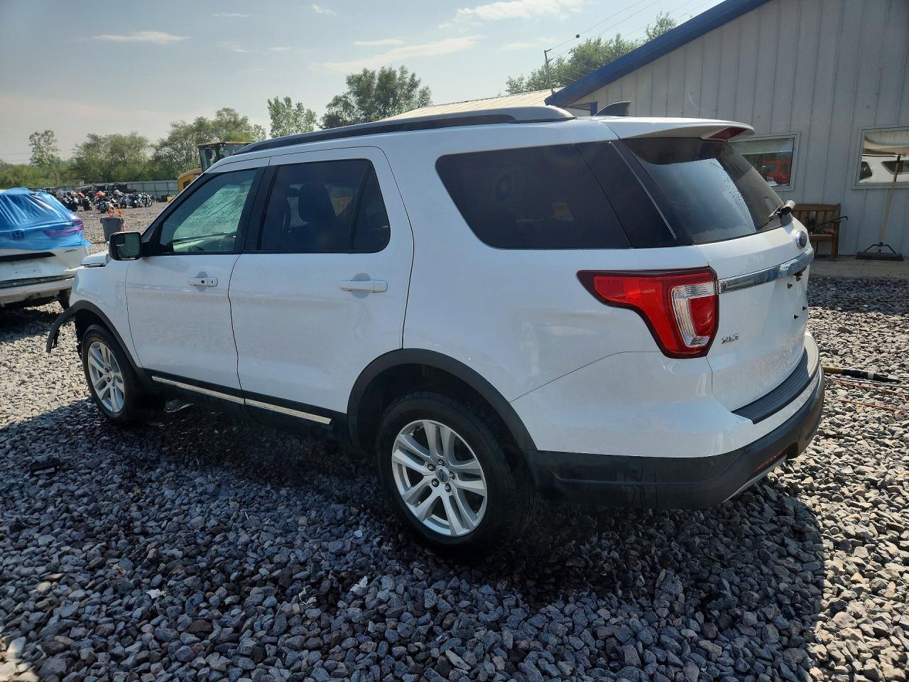 2019 Ford Explorer Xlt - Фото 2