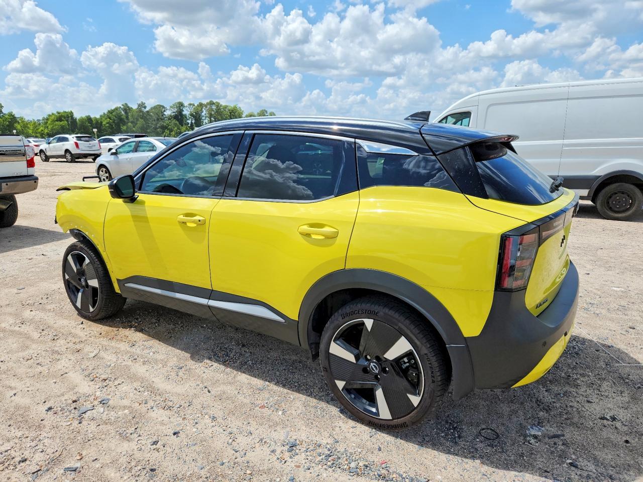 2025 Nissan Kicks Sr - Фото 2