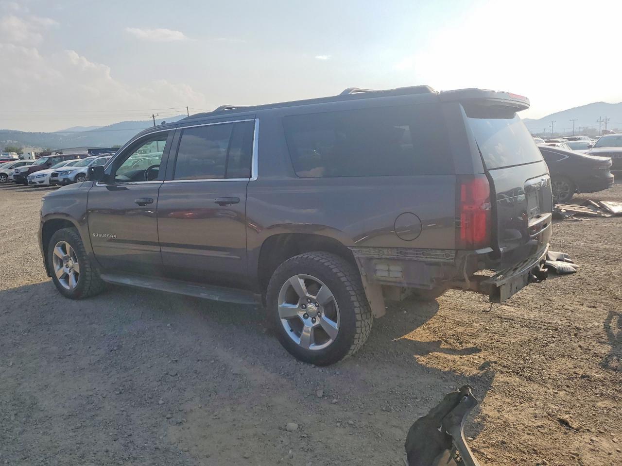 2018 Chevrolet Suburban K1500 Ls - Фото 2
