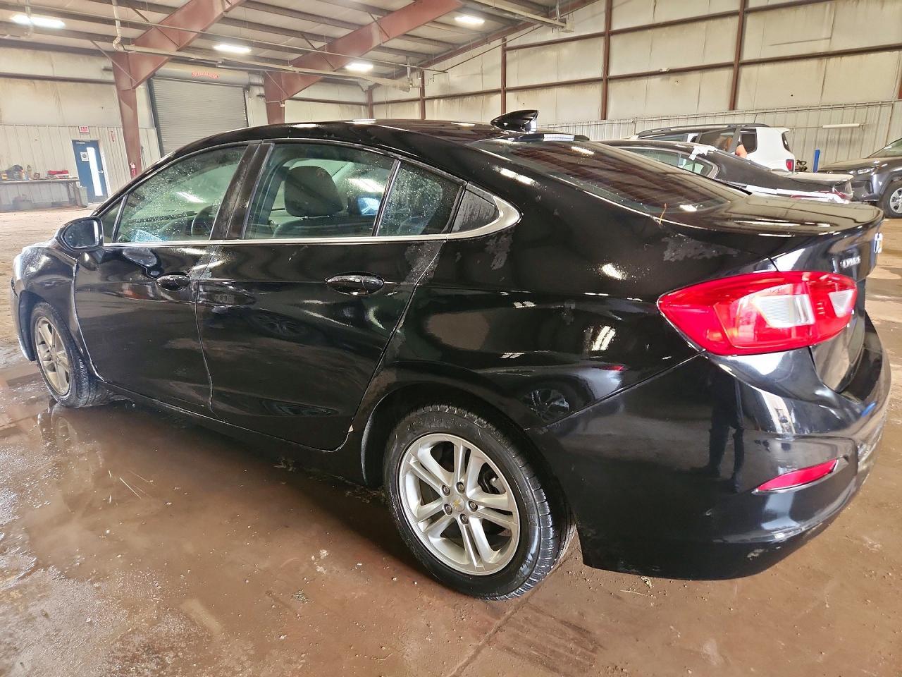 2017 Chevrolet Cruze Lt - Фото 2