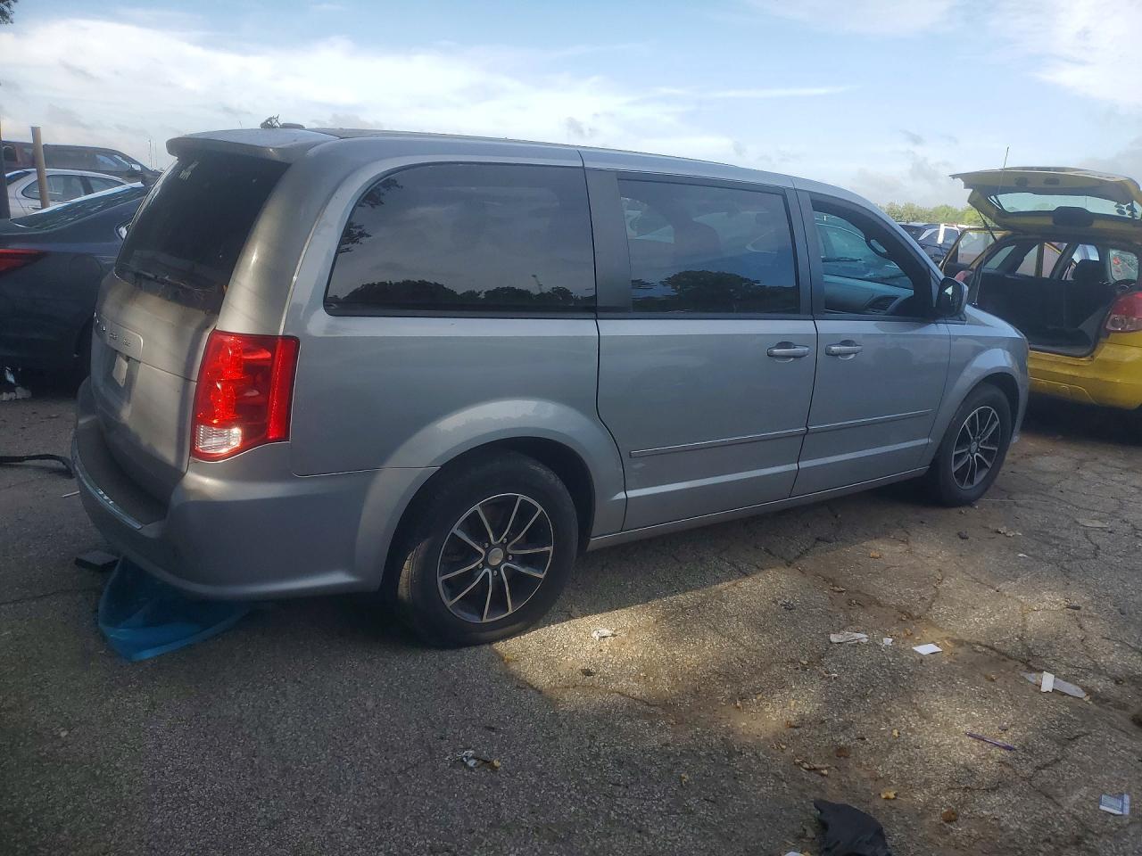 2015 Dodge Grand Caravan R/T - Фото 3