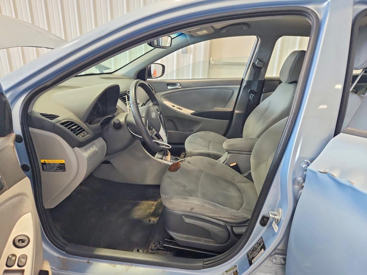 2013 Hyundai Accent - Image 7
