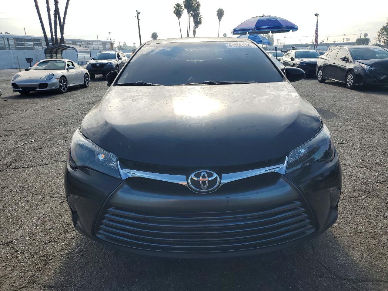 2015 Toyota Camry Le - Image 5
