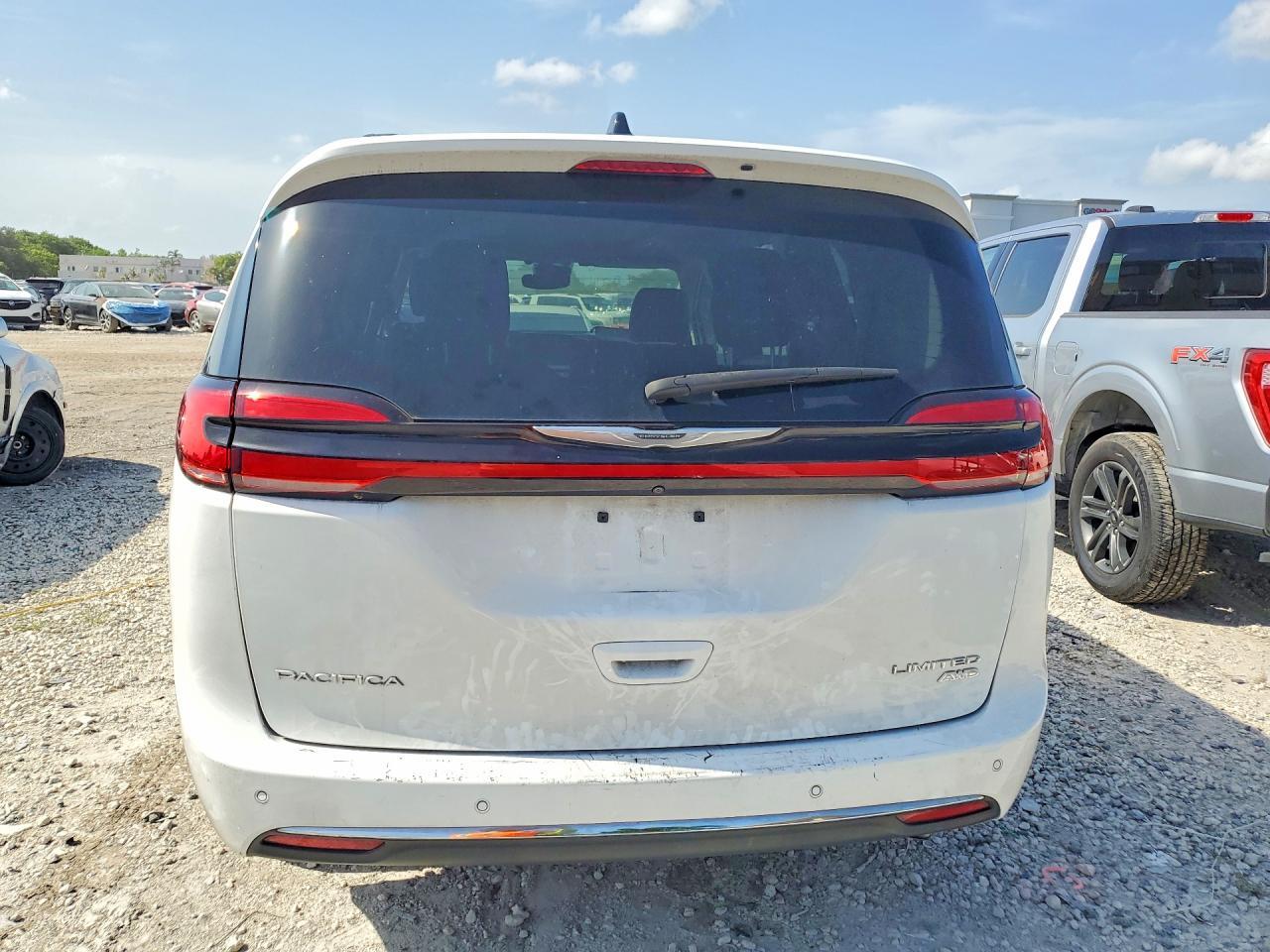 2023 Chrysler Pacifica Limited - Фото 6