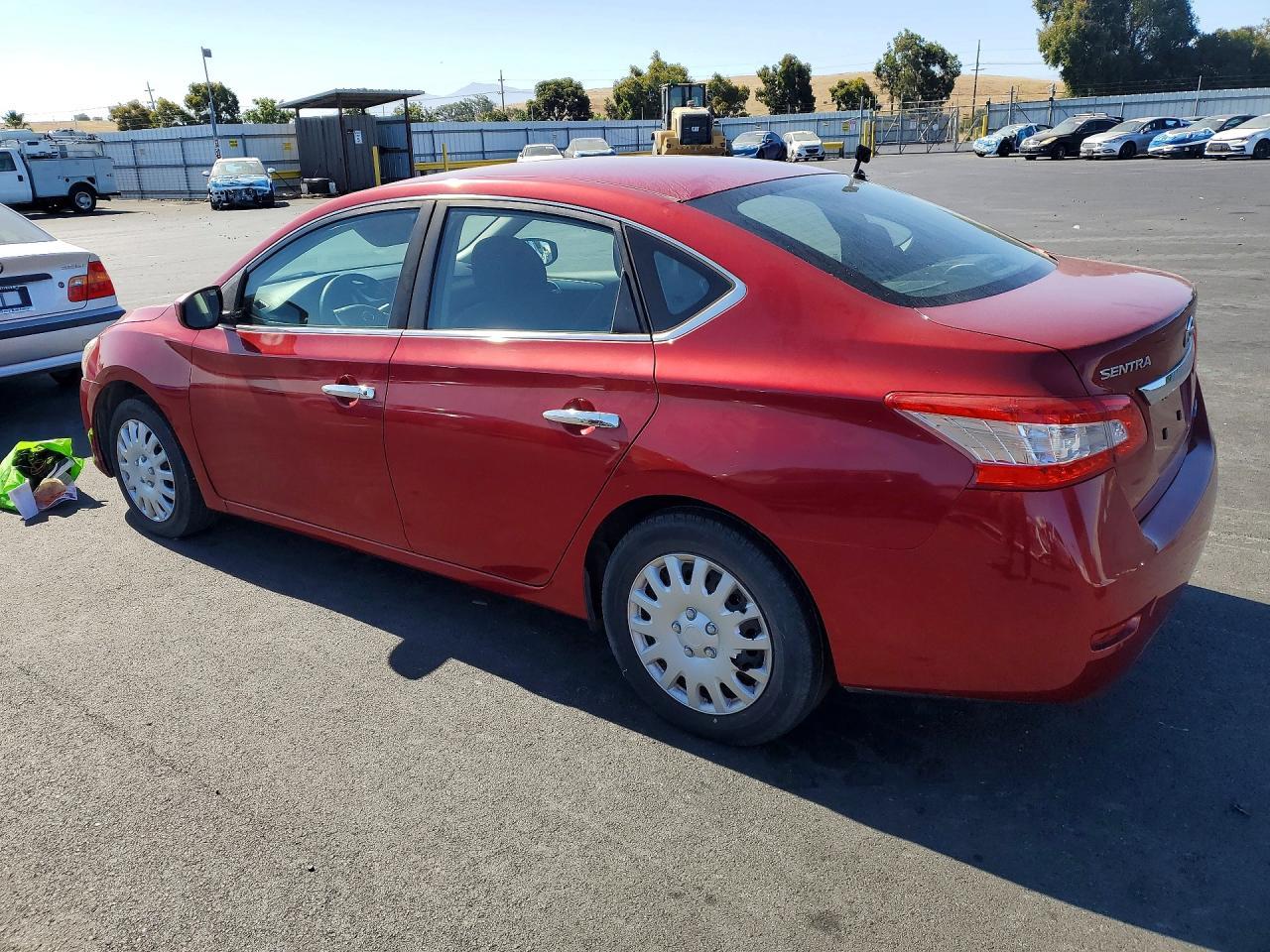 2014 Nissan Sentra S - Фото 2