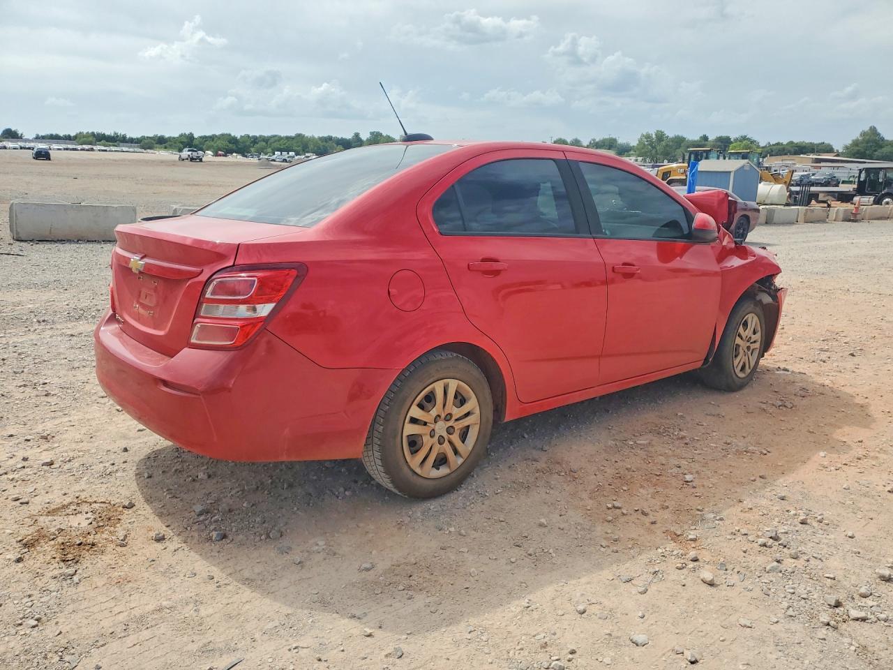 2018 Chevrolet Sonic Ls - Image 3