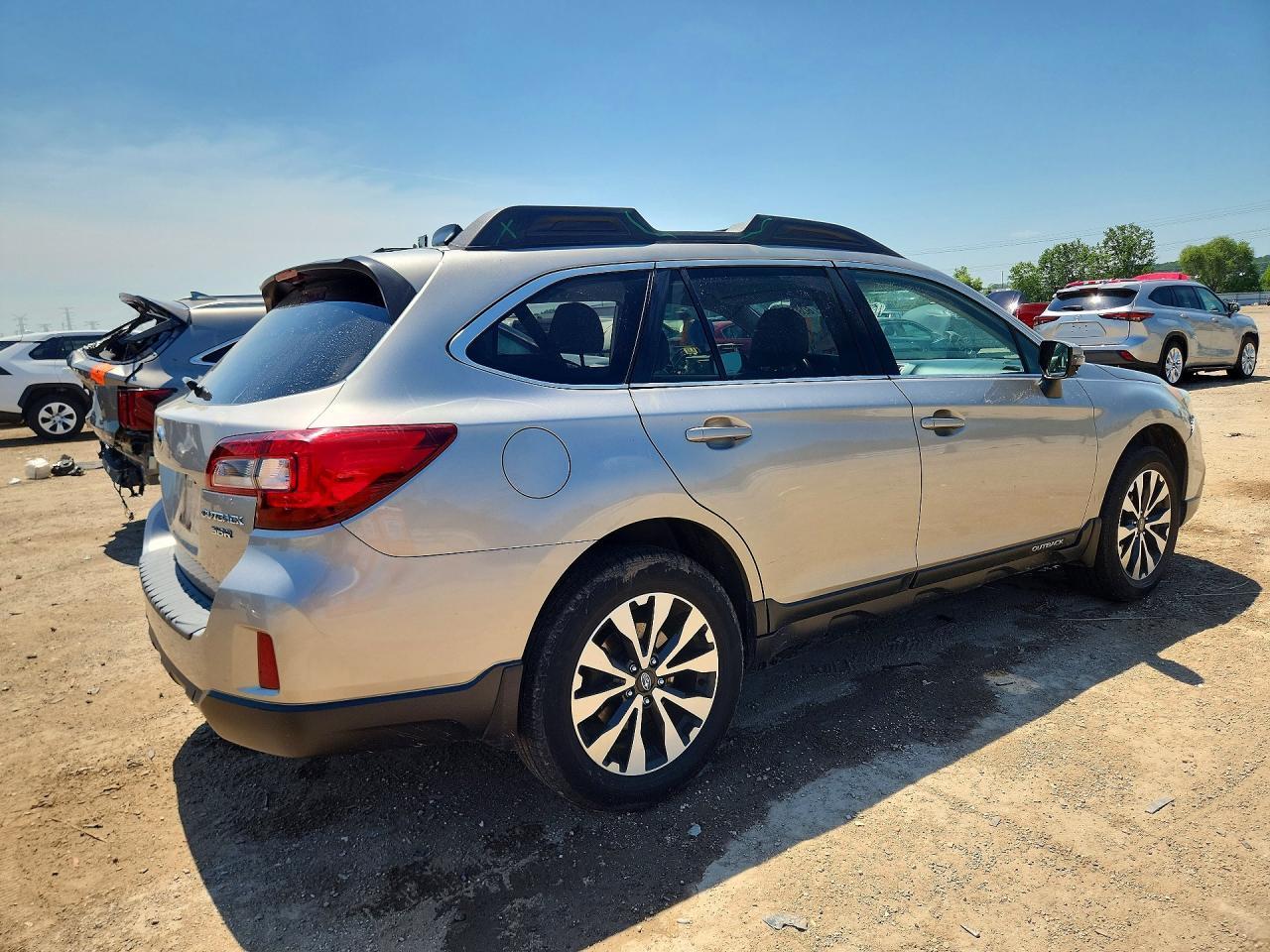 2017 Subaru Outback 3.6R Limited - Фото 3