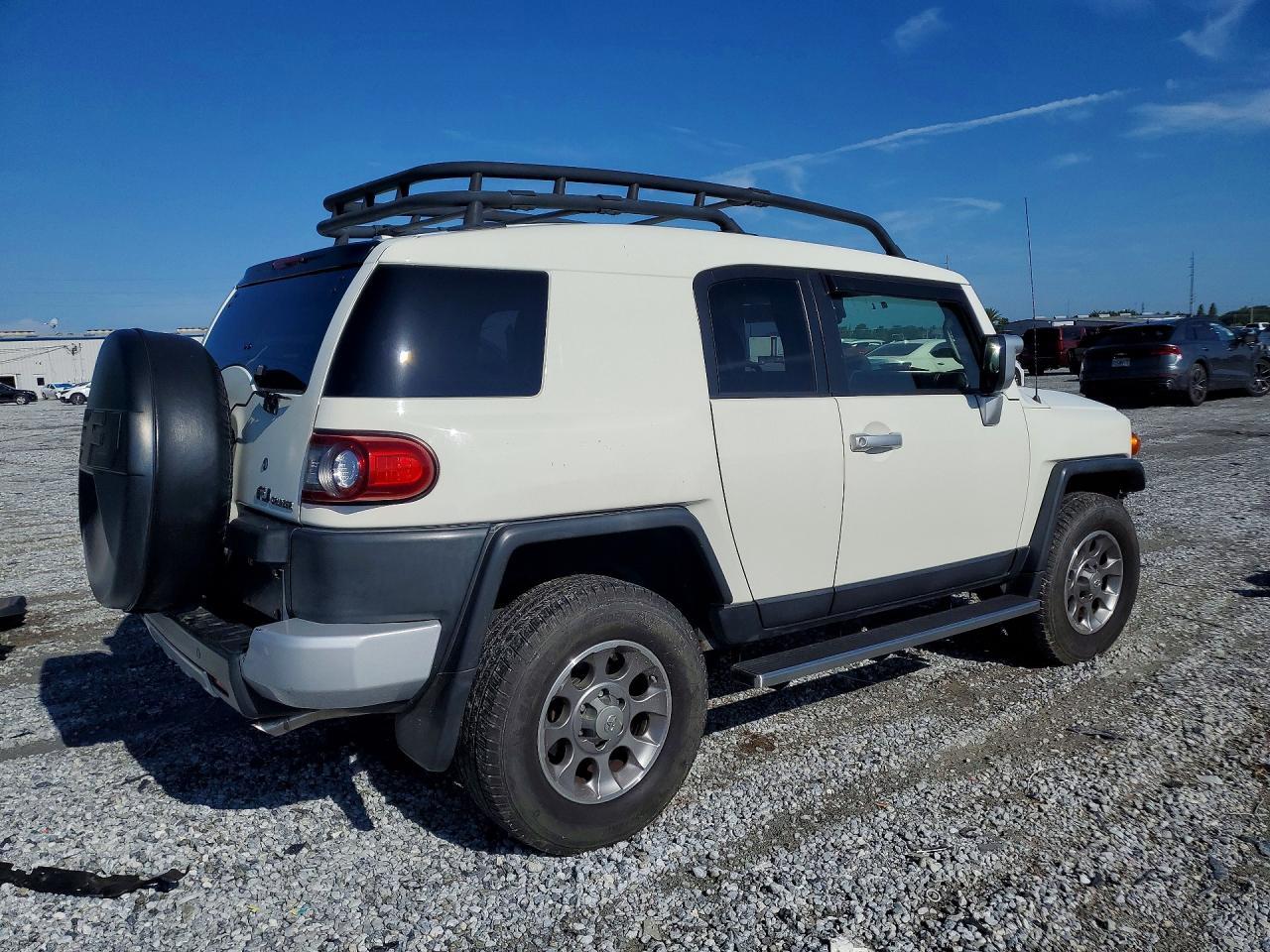 2013 Toyota Fj Cruiser Base - Фото 3