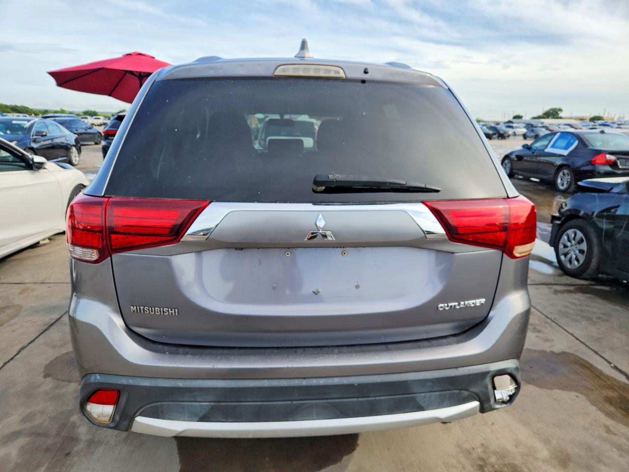 2018 Mitsubishi Outlander Es - Image 6
