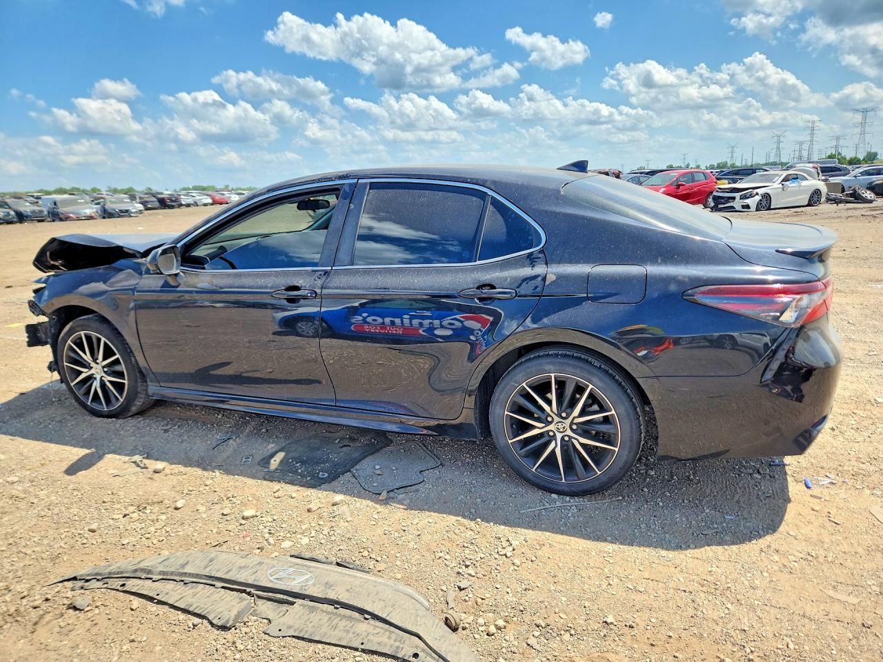 2021 Toyota Camry Se - Image 2