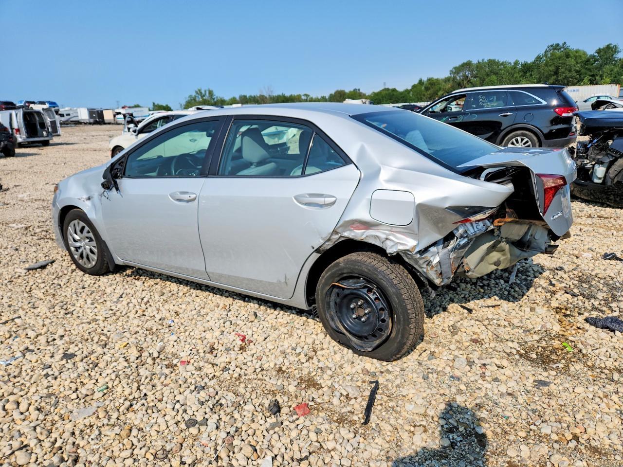 2019 Toyota Corolla Le - Фото 2