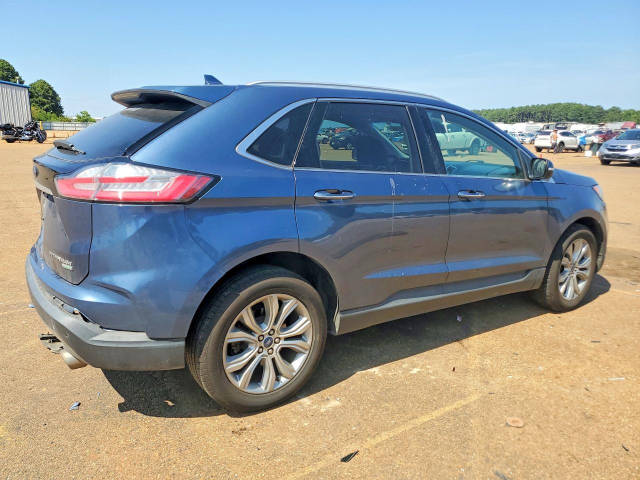 2019 Ford Edge Titanium - Image 3