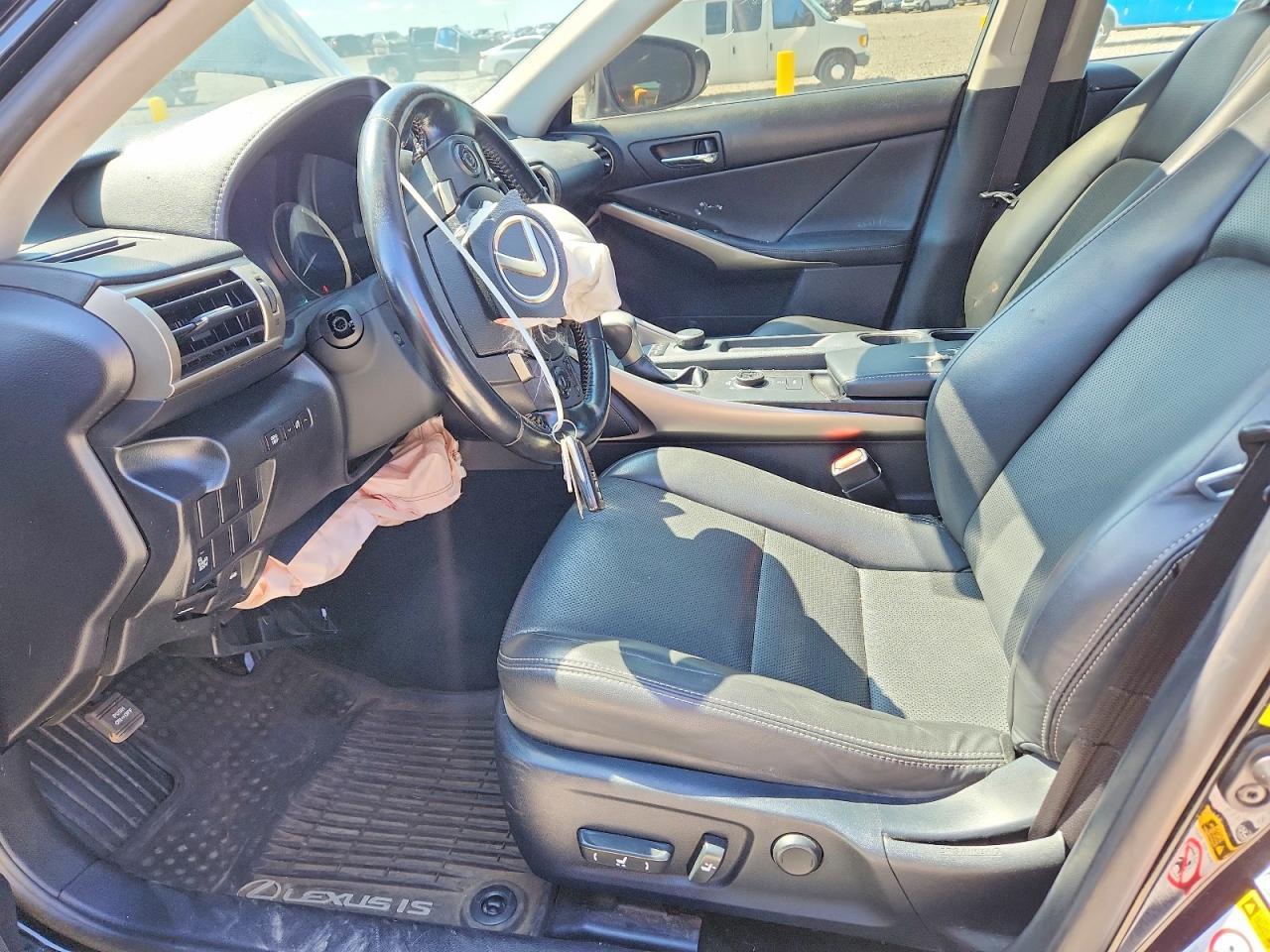 2016 Lexus Is 300 - Image 7