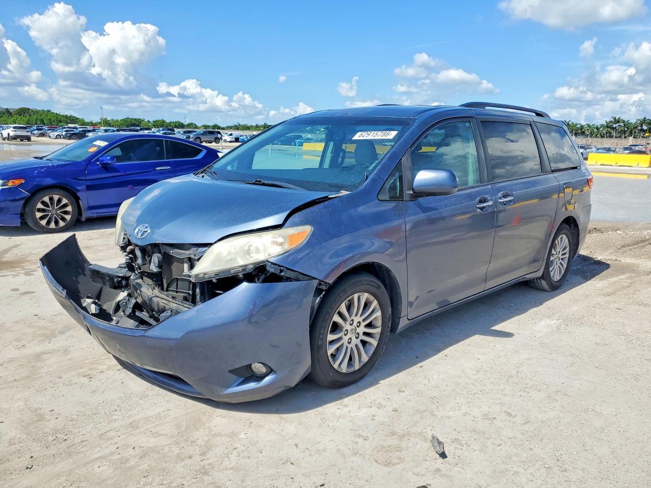 2015 Toyota Sienna Xle 8-Passenger