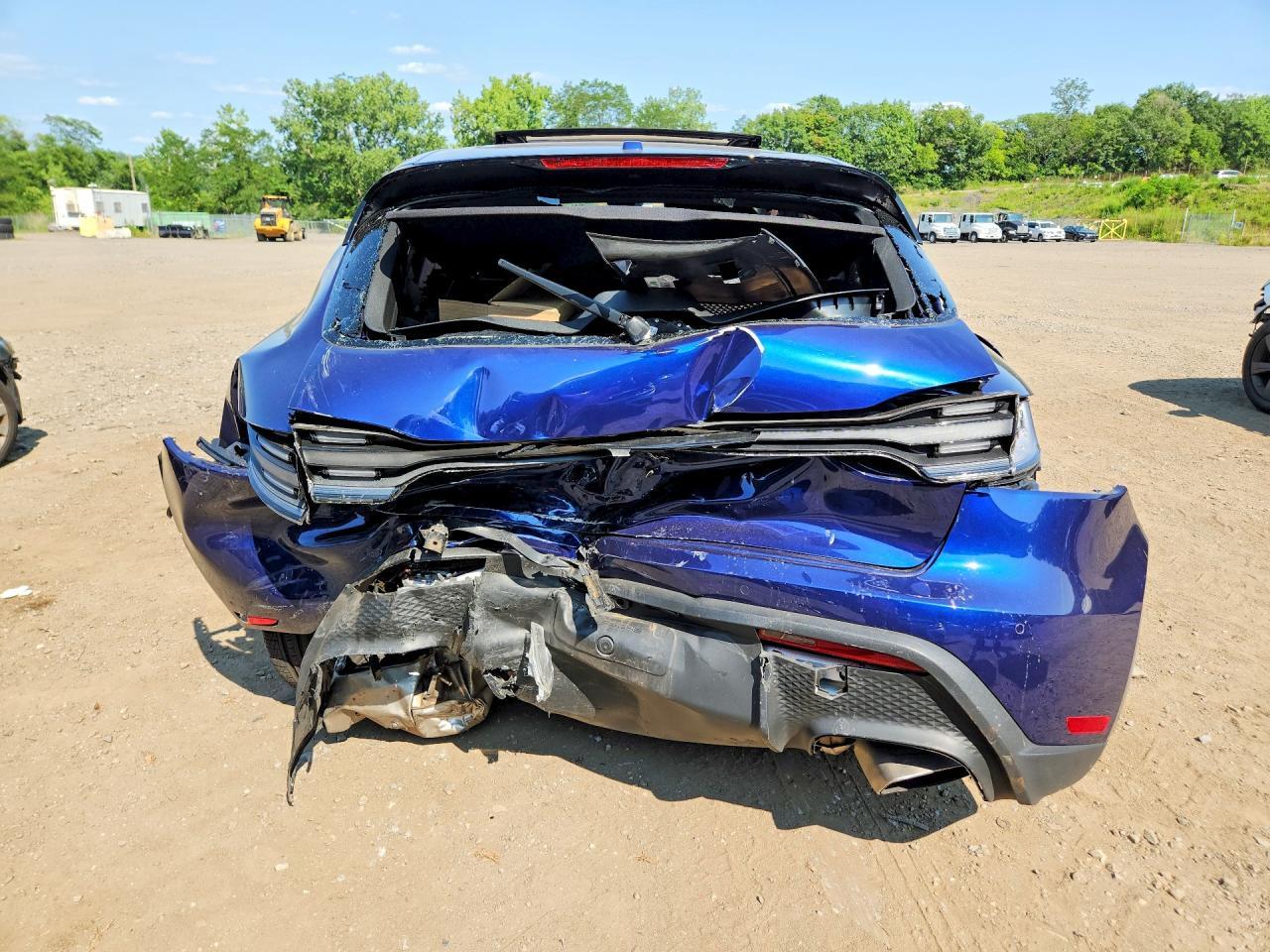 2024 Porsche Macan Base - Image 6