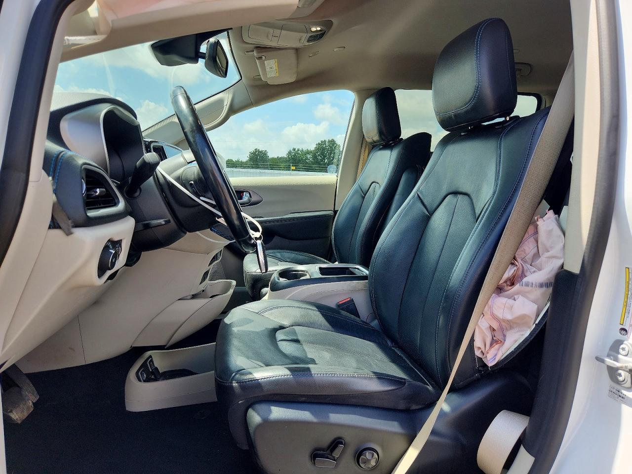 2021 Chrysler Pacifica Touring L - Image 7