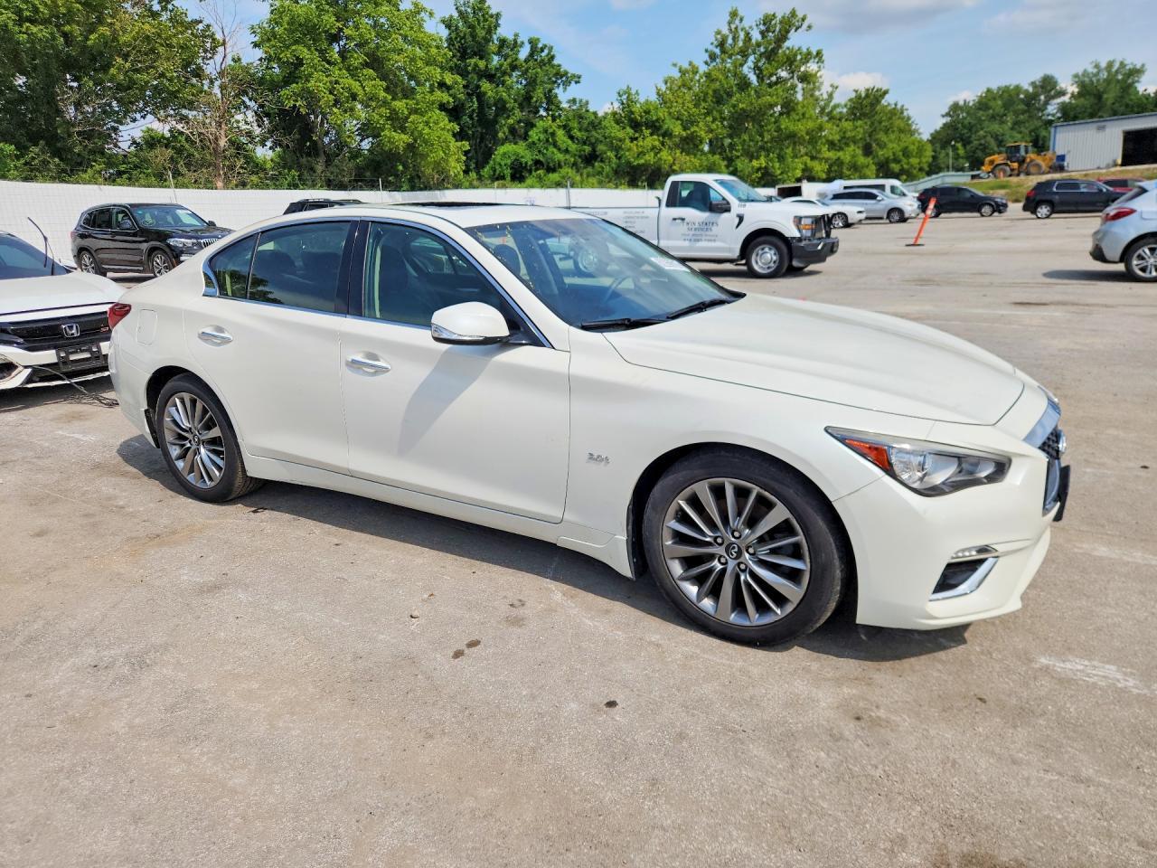 2018 Infiniti Q50 3.0T Luxe - Фото 4