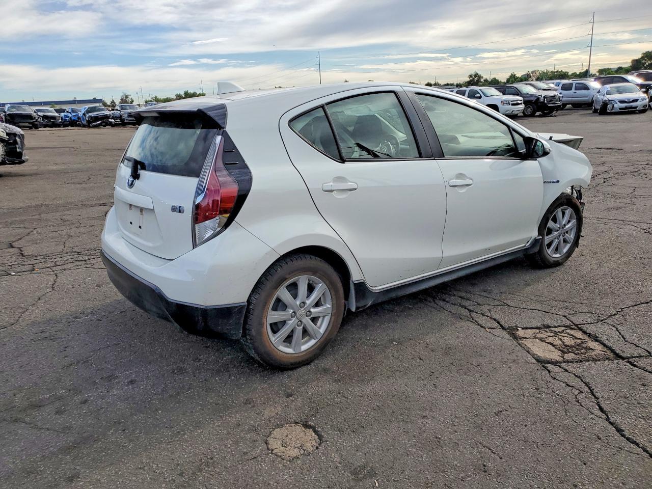 2017 Toyota Prius C Two - Image 3