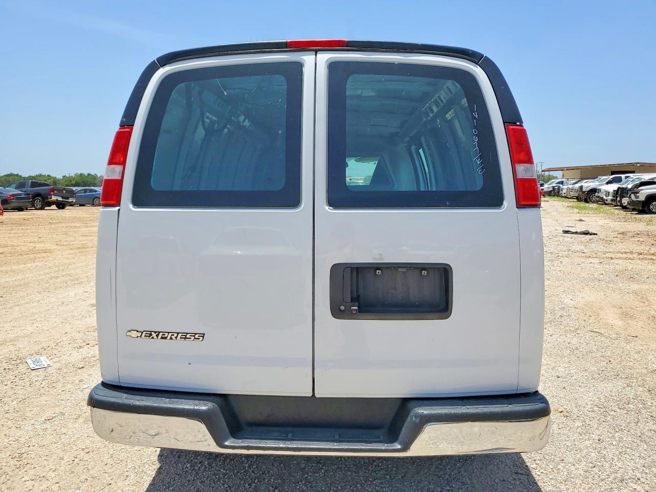 2021 Chevrolet Express 2500 Cargo Delivery Van - Image 6