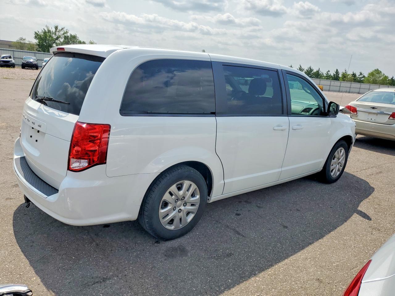 2018 Dodge Grand Caravan Se - Image 3