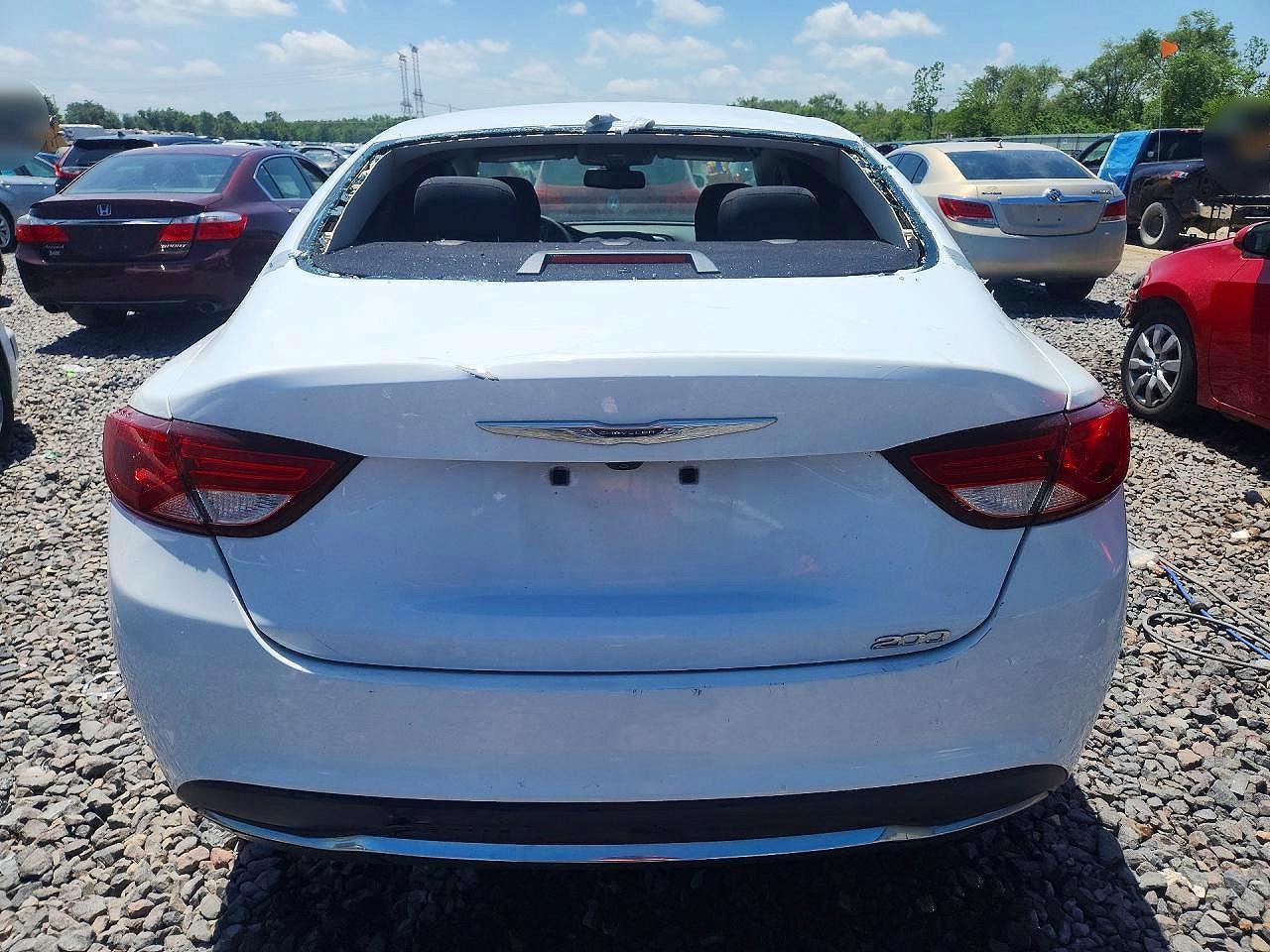 2015 Chrysler 200 Limited - Фото 6