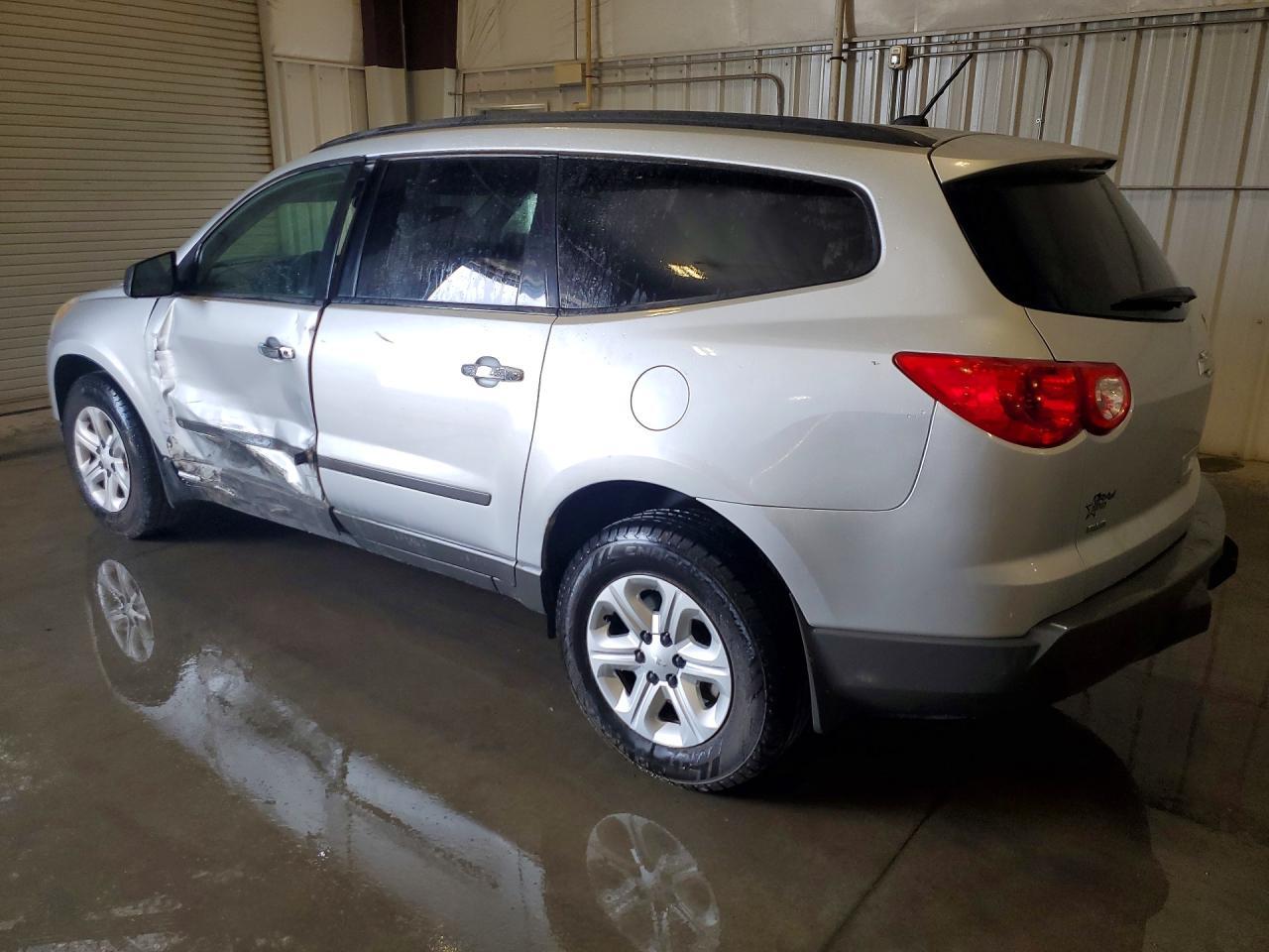 2012 Chevrolet Traverse Ls - Фото 2