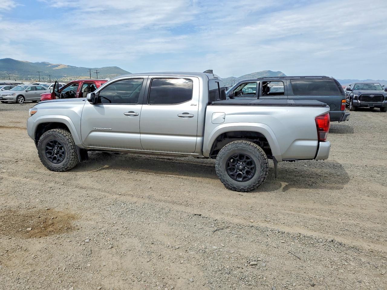 2022 Toyota Tacoma Sr5 V6 - Image 2