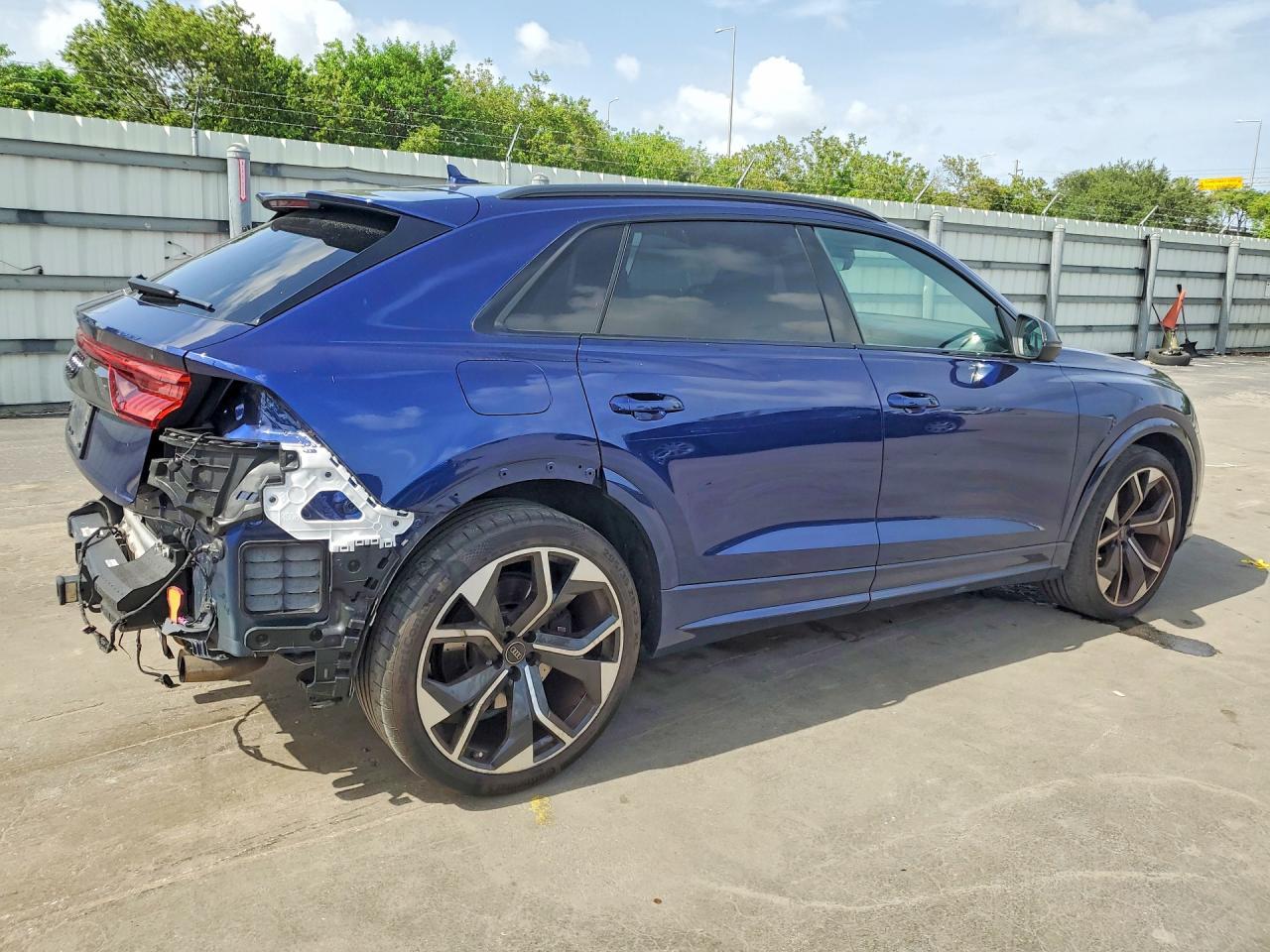 2023 Audi Rs Q8 - Image 3