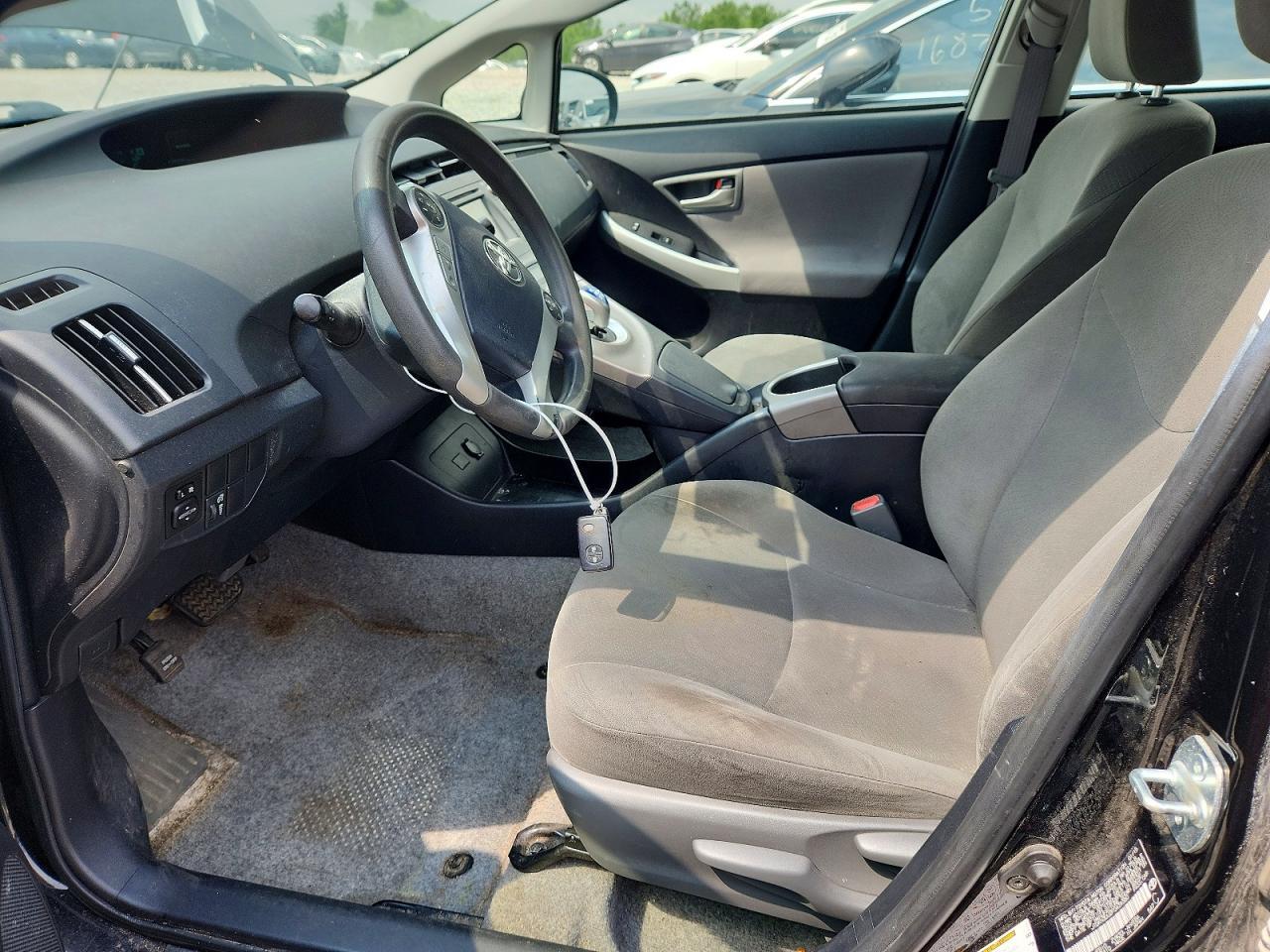 2015 Toyota Prius Three - Image 7