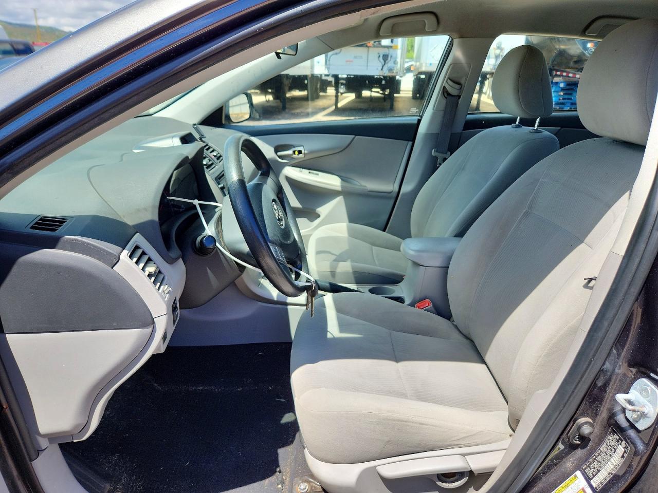 2013 Toyota Corolla Base/S/Le - Фото 7