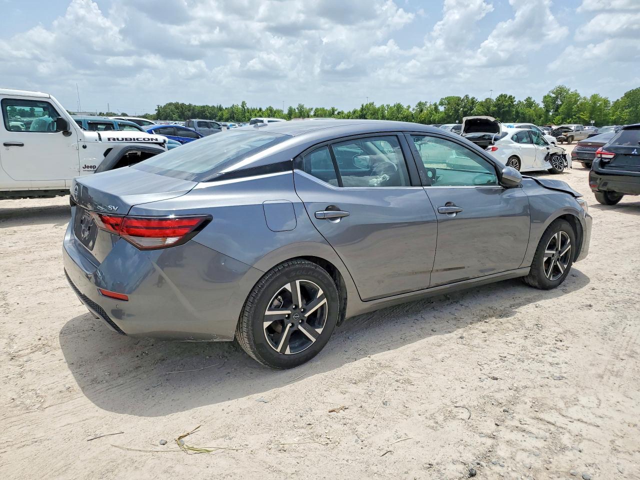 2024 Nissan Sentra Sv - Image 3