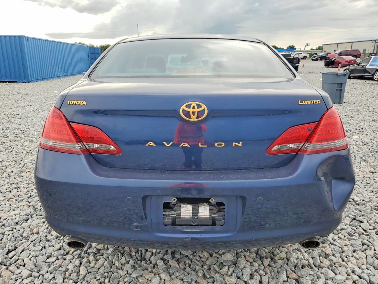 2008 Toyota Avalon Limited - Image 6