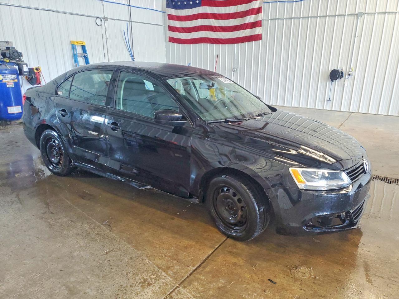 2013 Volkswagen Jetta Base - Image 4