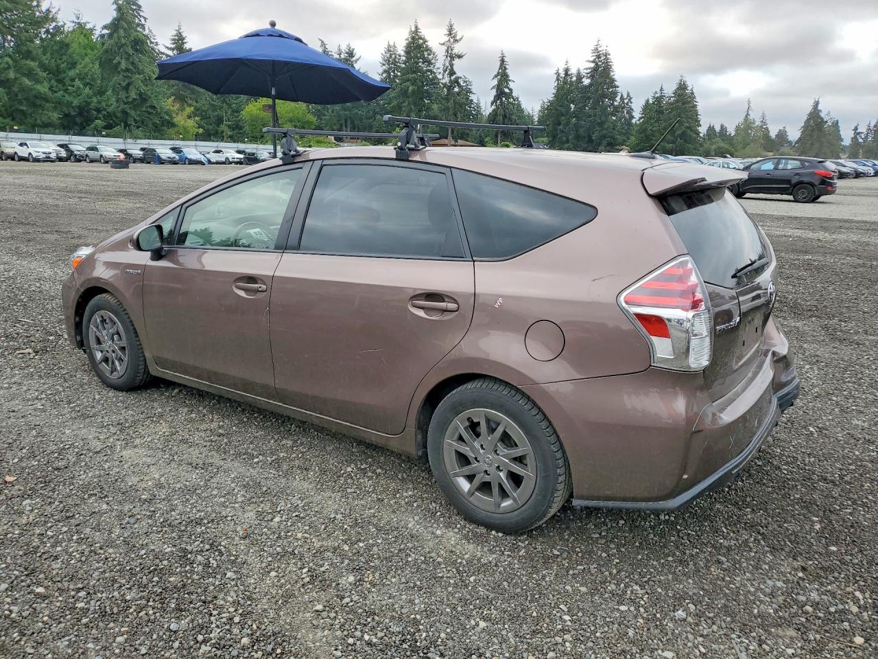 2017 Toyota Prius V Four - Image 2