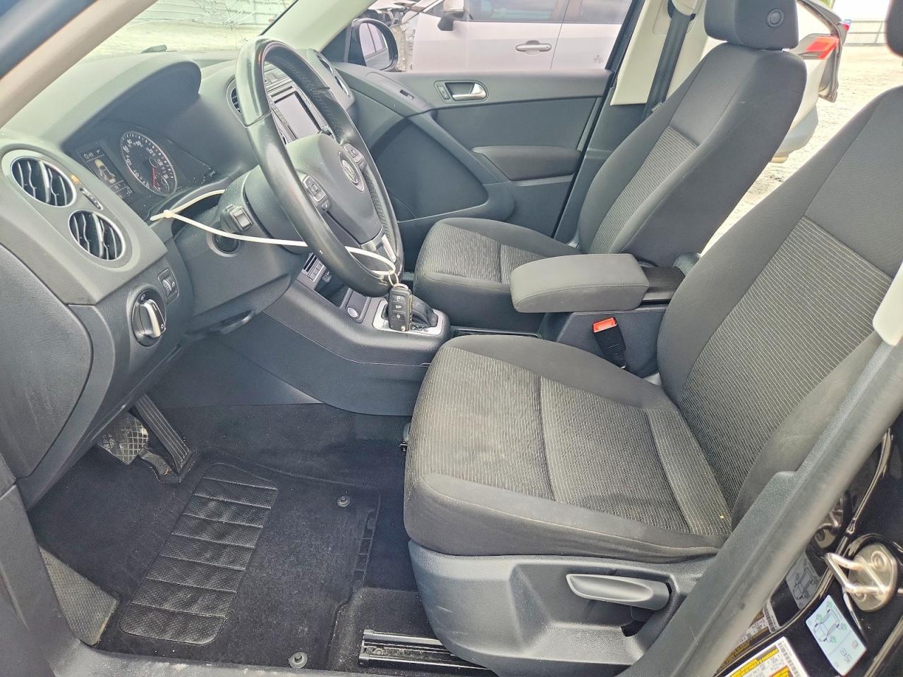 2017 Volkswagen Tiguan S - Image 7