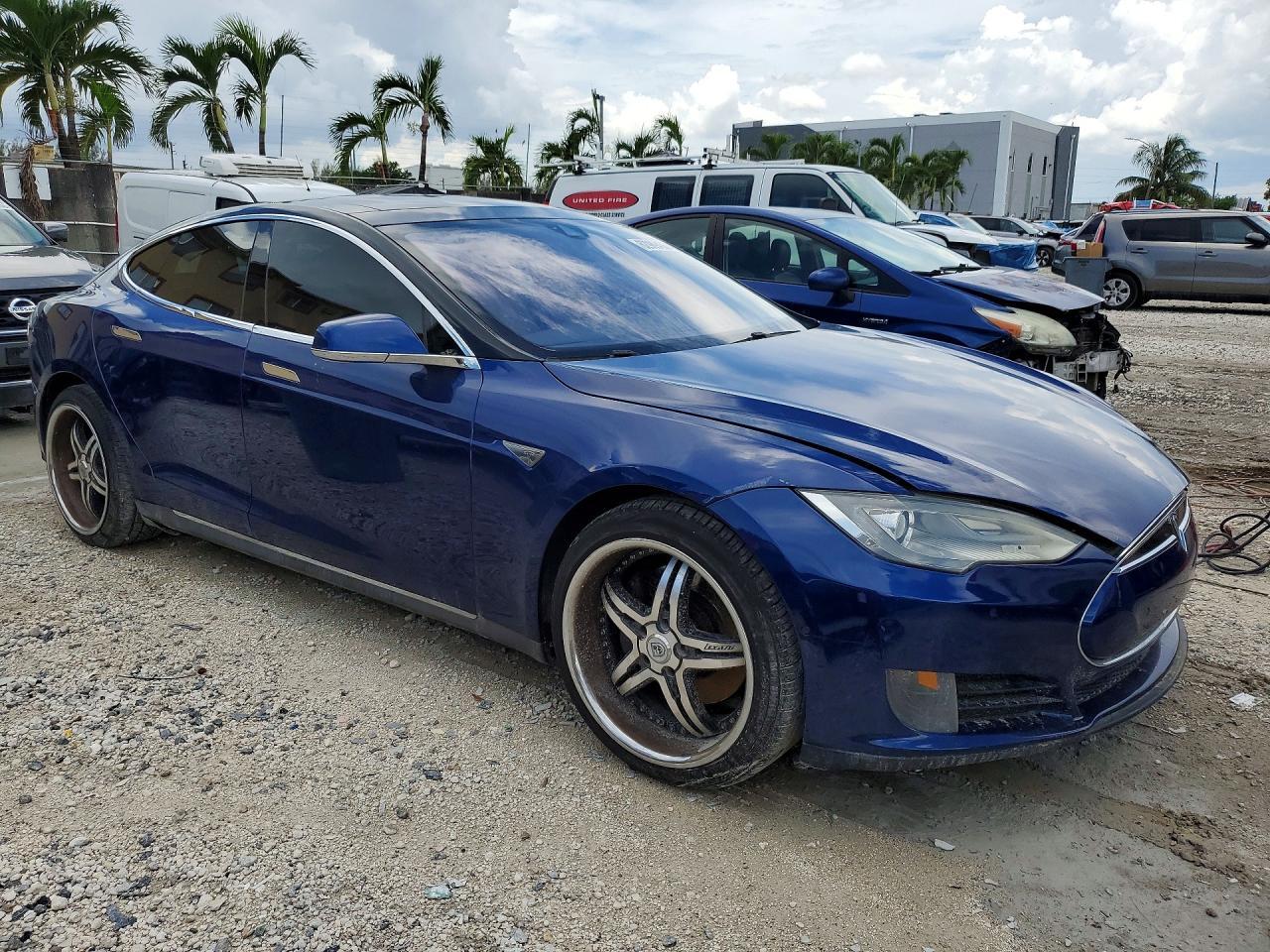 2016 Tesla Model S - Фото 4