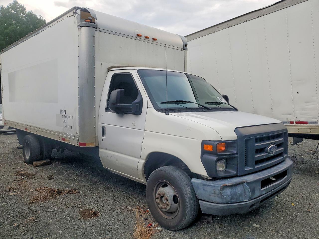 2015 Ford E350 Box Truck - Фото 4
