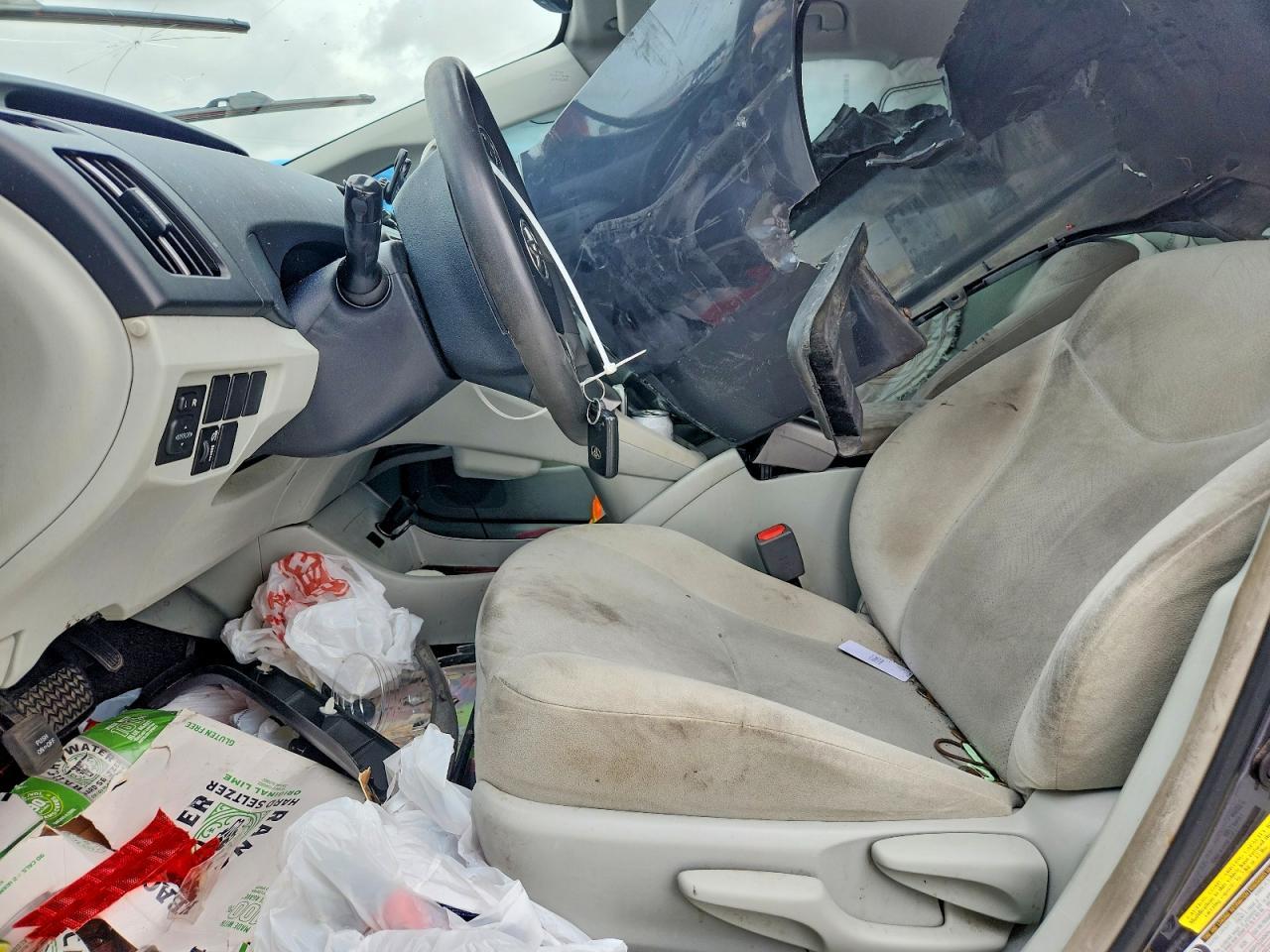 2015 Toyota Prius Three - Image 7