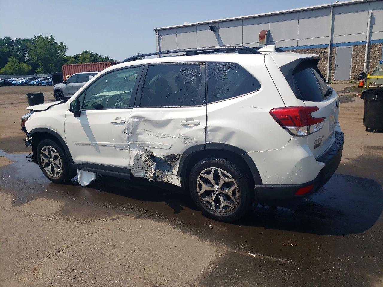 2020 Subaru Forester Premium - Фото 2