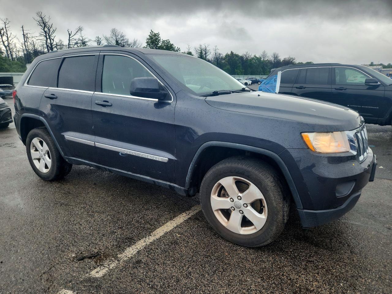2012 Jeep Grand Cherokee Laredo - Image 4