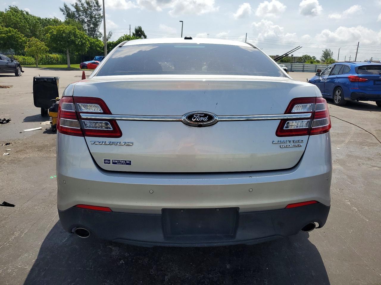 2013 Ford Taurus Limited - Image 6
