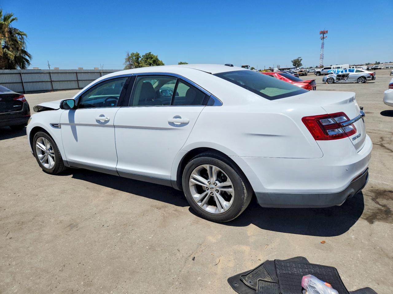 2015 Ford Taurus Sel - Фото 2