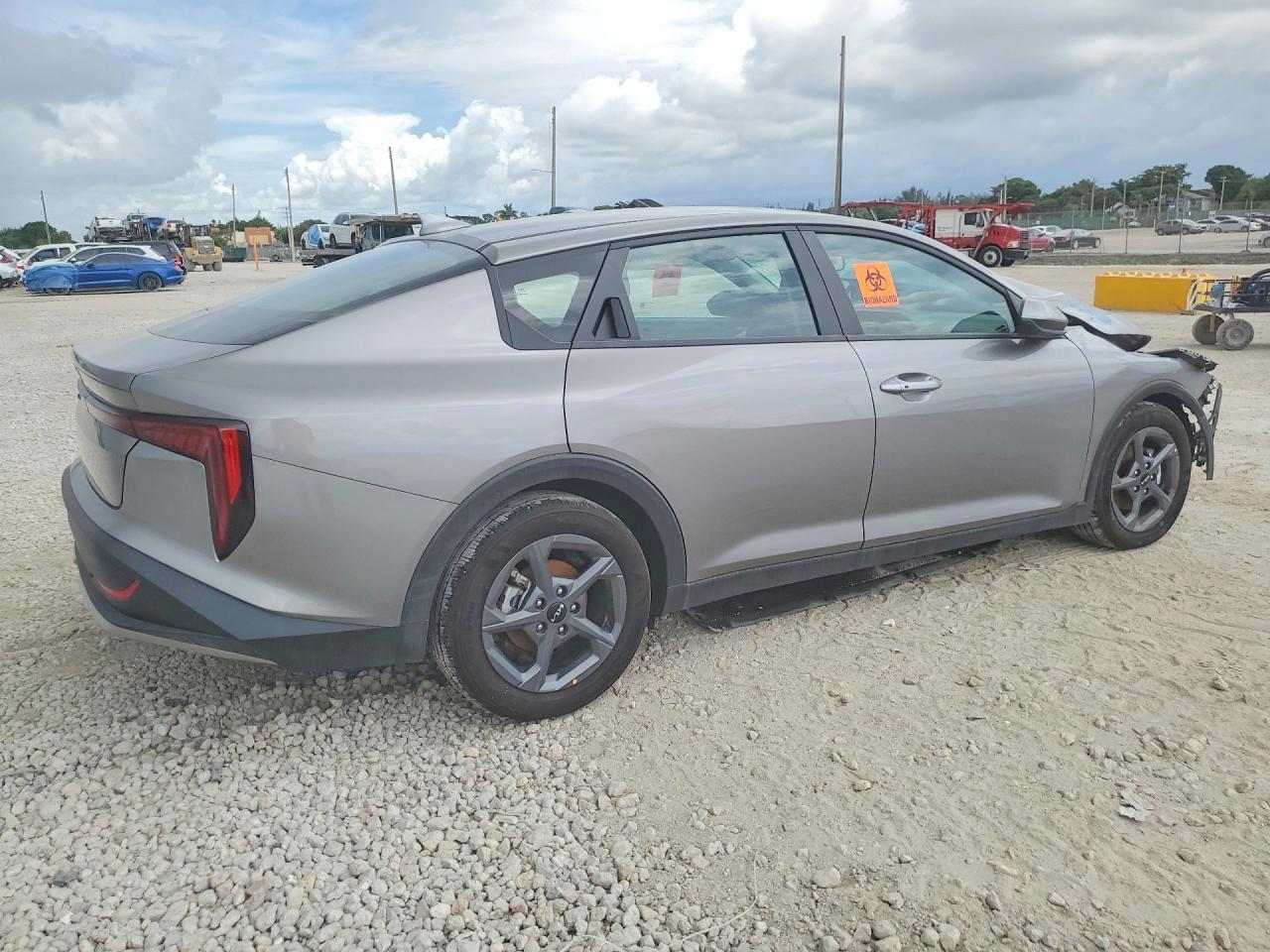 2025 Kia K4 Lxs - Image 3